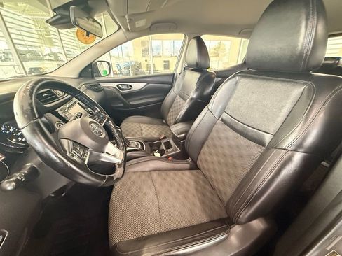 Used 2020 Nissan Rogue Sport SV w/ Technology Package image 13