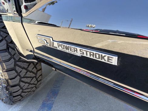 Used 2026 Ford F250 Lariat w/ Black Appearance Package image 9