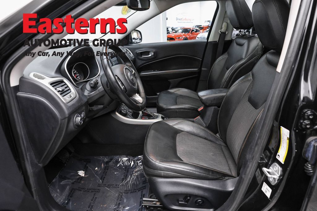 Used 2018 Jeep Compass Latitude w/ Popular Equipment Group AWD/4WD image 14