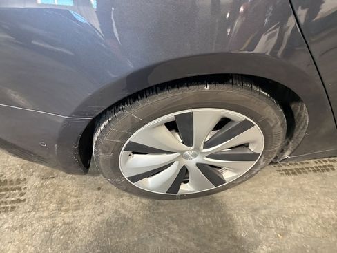 Used 2021 Tesla Model S Long Range image 17