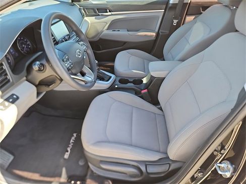 Used 2020 Hyundai Elantra SEL image 13