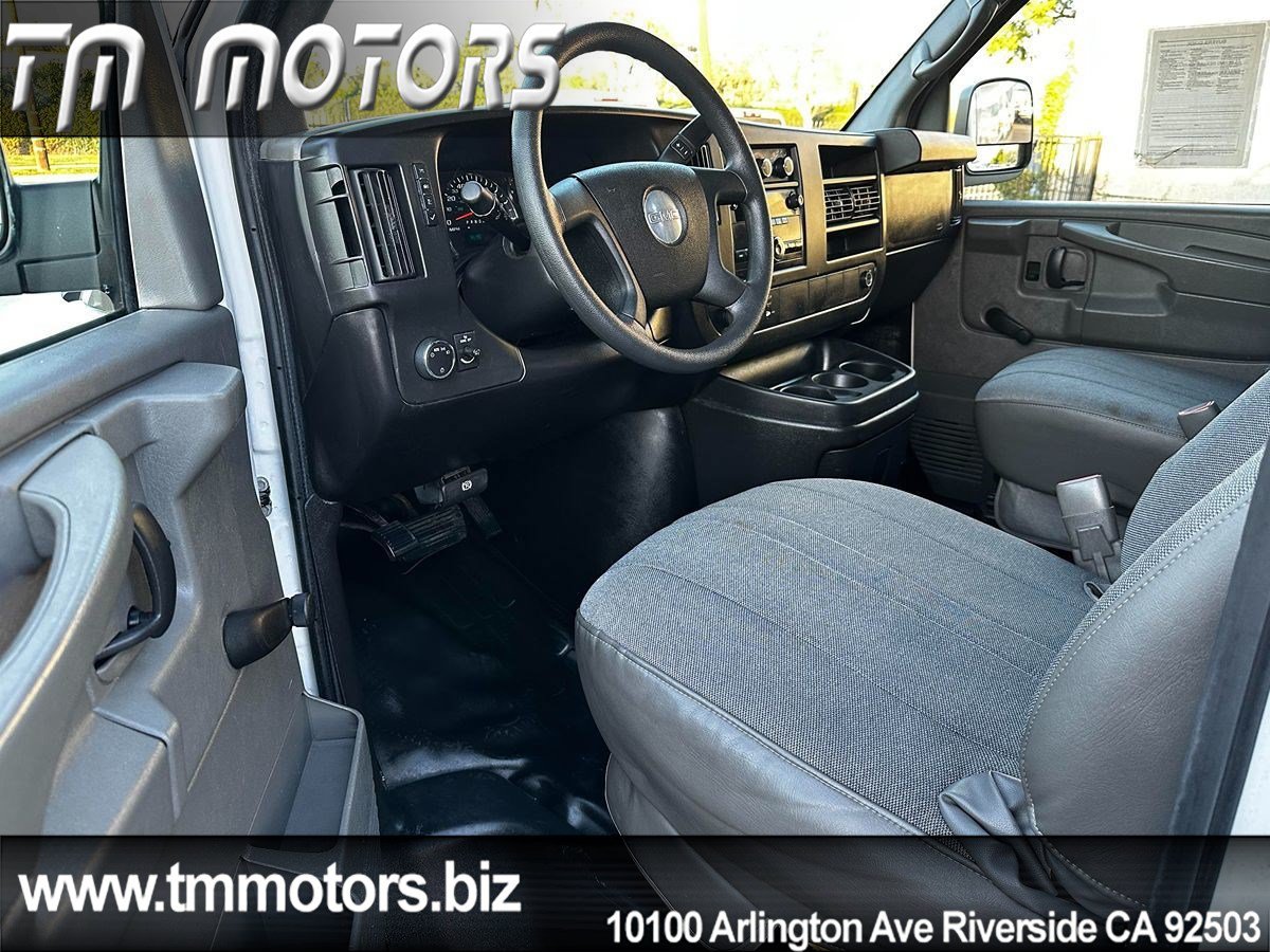 Used 2011 GMC Savana 3500 RWD image 6