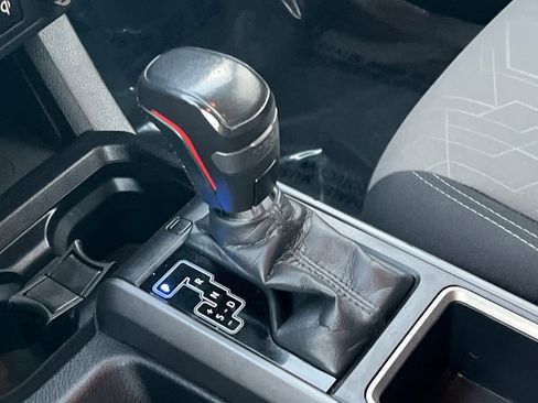 Used 2021 Toyota Tacoma TRD Off-Road image 22