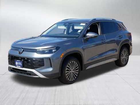 Certified 2025 Volkswagen Tiguan S w/ 18" Wheel Package AWD/4WD image 3