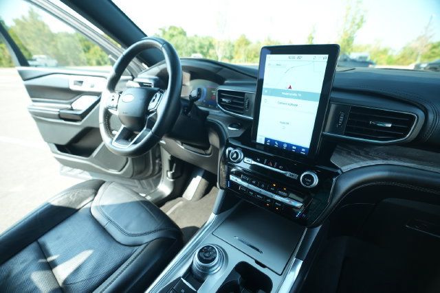 Used 2023 Ford Explorer Platinum w/ Technology Package AWD/4WD image 38