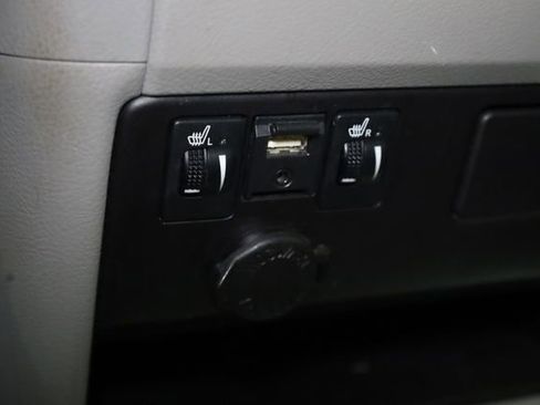 Used 2019 Toyota Sienna L image 20