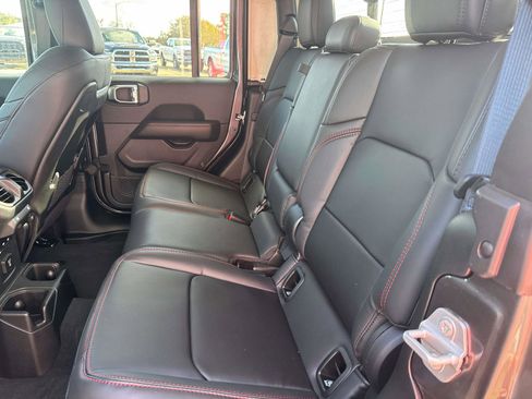 New 2025 Jeep Gladiator Rubicon w/ Convenience Group image 7