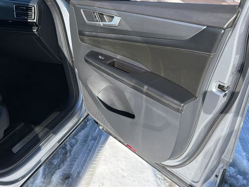 Used 2024 Volkswagen Atlas Cross Sport SE image 10