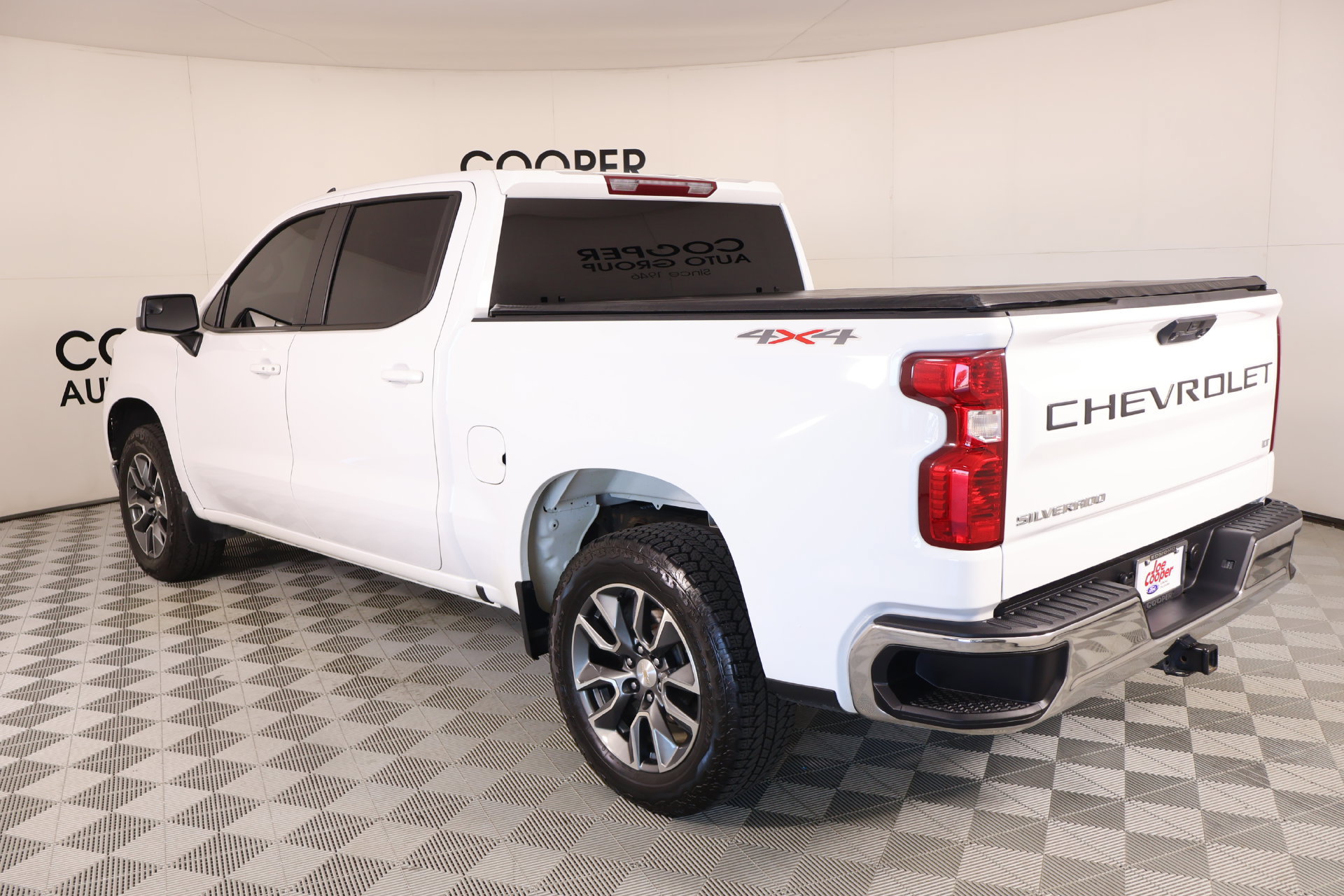 Used 2024 Chevrolet Silverado 1500 LT AWD/4WD image 22