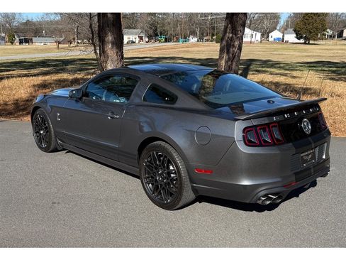 Used 2013 Ford Mustang Shelby GT500 image 21