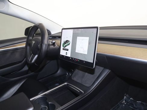 Used 2021 Tesla Model 3 Standard Range Plus RWD image 40