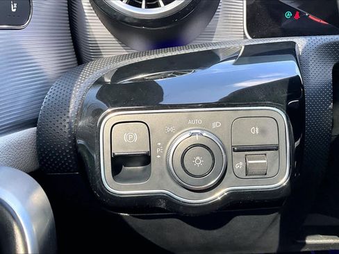 Used 2020 Mercedes-Benz A 220 A 220 image 34