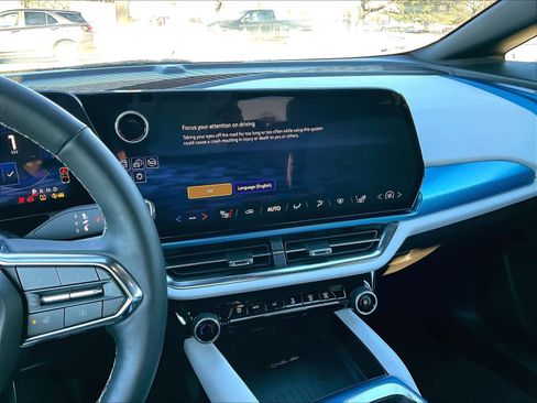 Used 2025 Chevrolet Equinox EV LT image 17