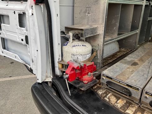 Used 2017 Chevrolet Express 2500 image 15