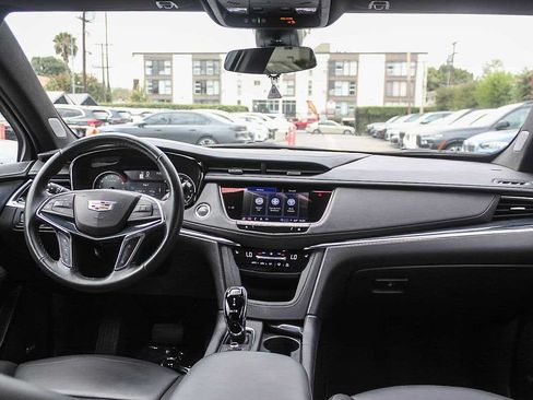 Used 2024 Cadillac XT5 Premium Luxury FWD image 12