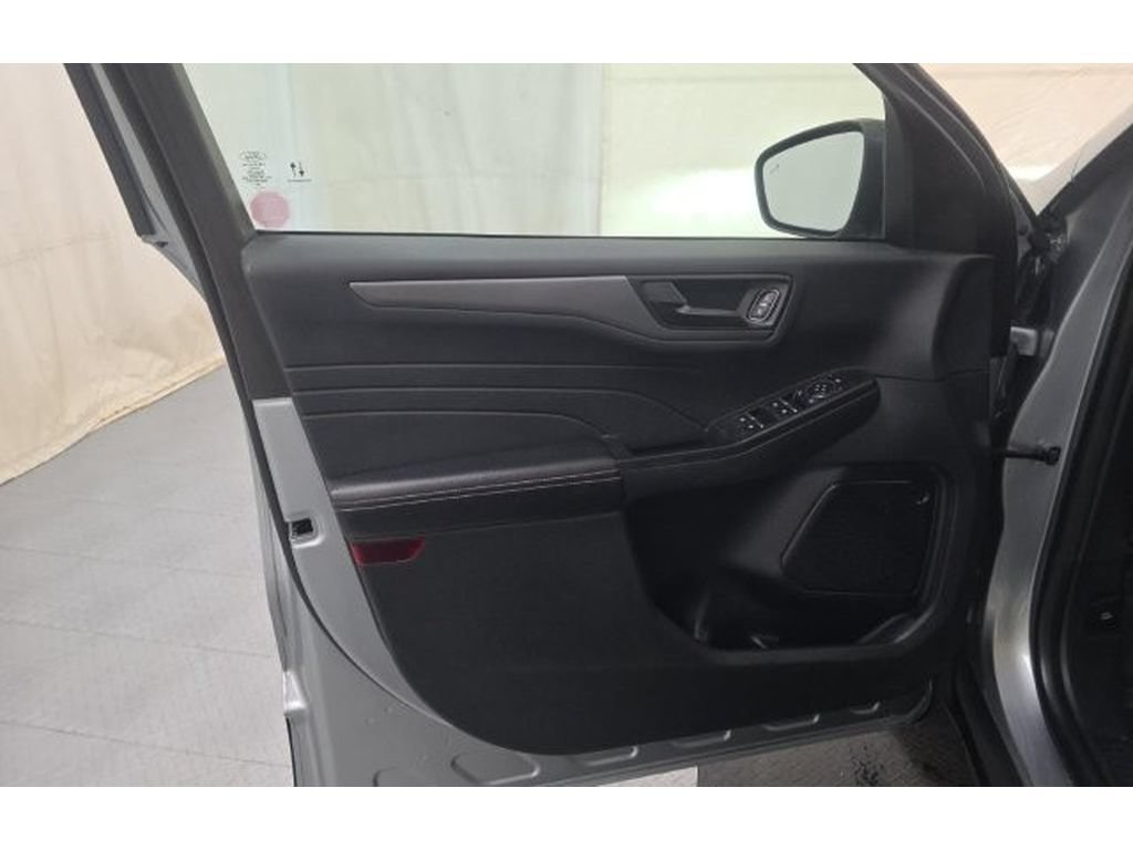 Used 2024 Ford Escape Active AWD/4WD image 6