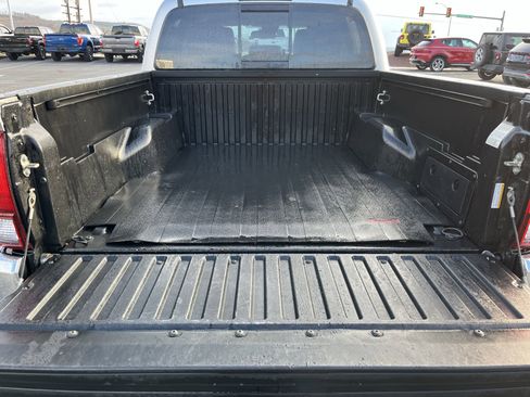 Used 2019 Toyota Tacoma SR5 image 5