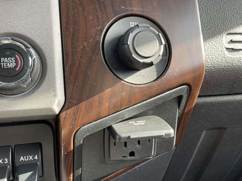 Used 2015 Ford F250 Lariat w/ Chrome Package image 29