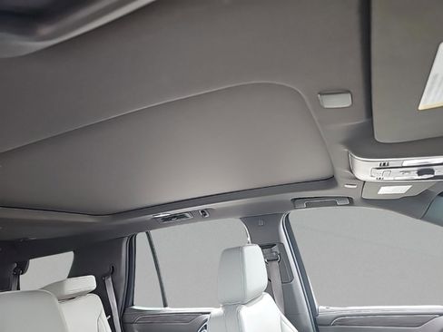 Used 2023 Chevrolet Tahoe LT image 39