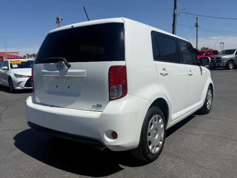 Used 2014 Scion xB FWD image 3