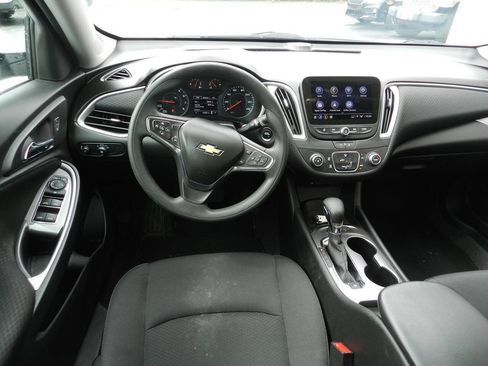 Used 2024 Chevrolet Malibu LS FWD image 9