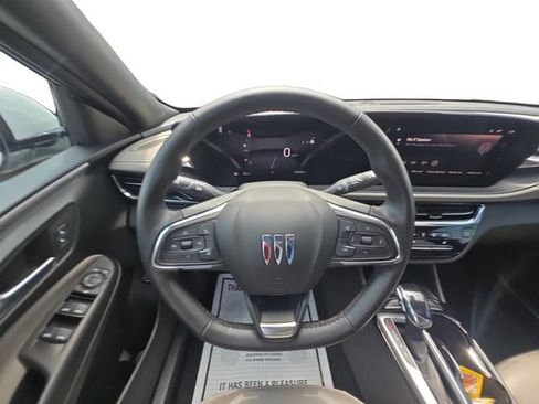 Used 2025 Buick Envista Avenir FWD image 12
