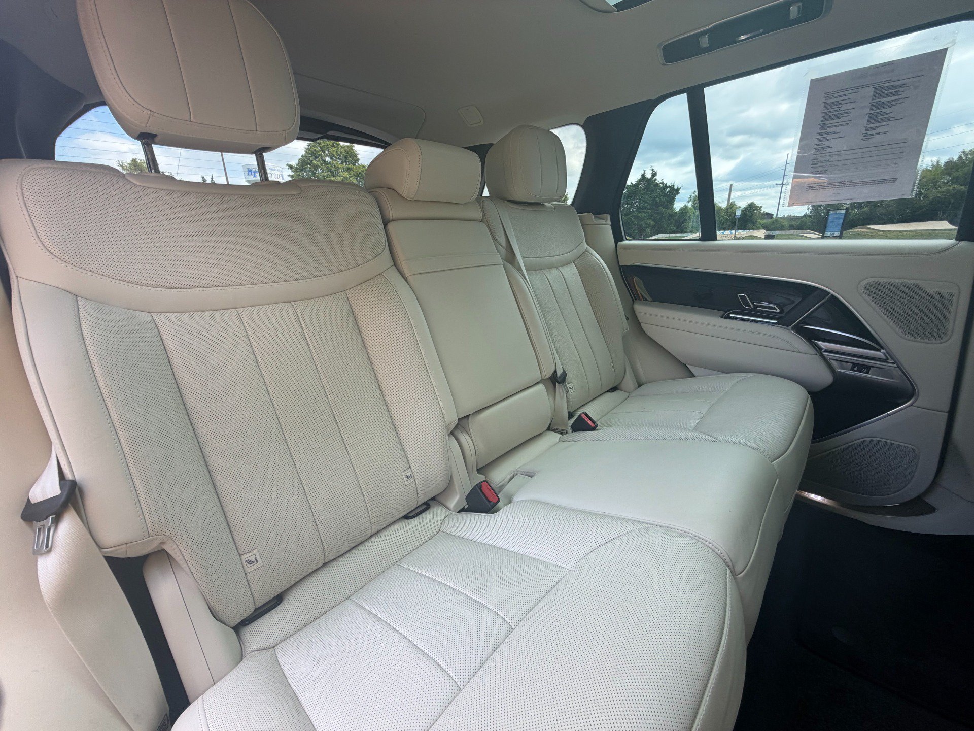 Used 2025 Land Rover Range Rover SE AWD/4WD image 28