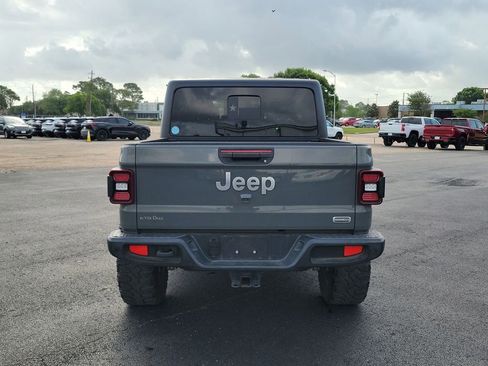 Used 2021 Jeep Gladiator Overland image 5
