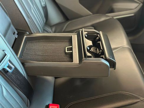 Used 2019 Audi e-tron Prestige w/ Prestige Package image 37