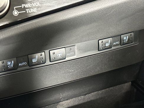 Used 2024 Lexus ES 250 w/ Premium Package image 21