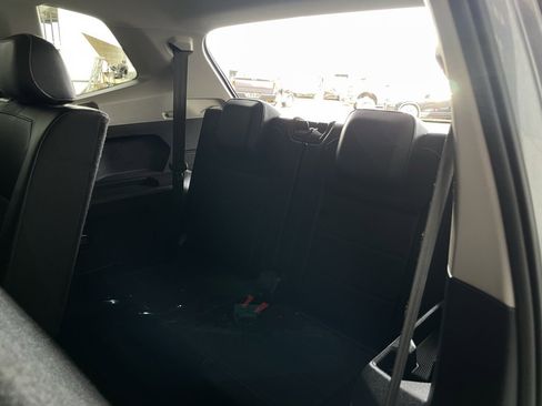 Used 2019 Volkswagen Tiguan SEL image 17