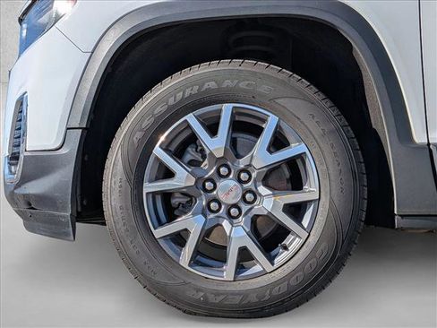 Used 2023 GMC Acadia SLT image 24