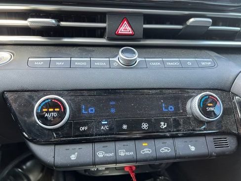 Used 2023 Hyundai Elantra Limited FWD image 10