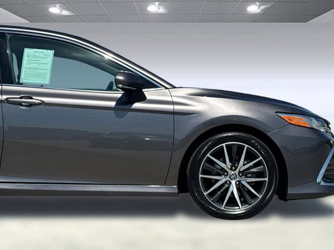 Used 2022 Toyota Camry XLE FWD image 33