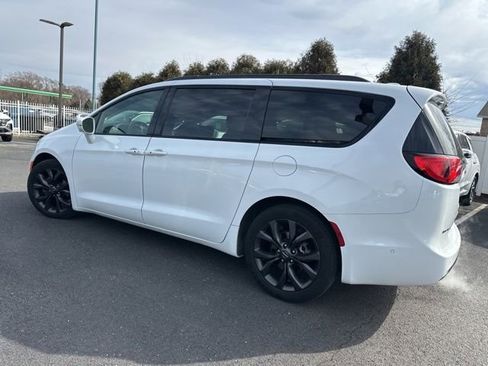 Used 2018 Chrysler Pacifica Limited w/ Advanced Safetytec Group image 10
