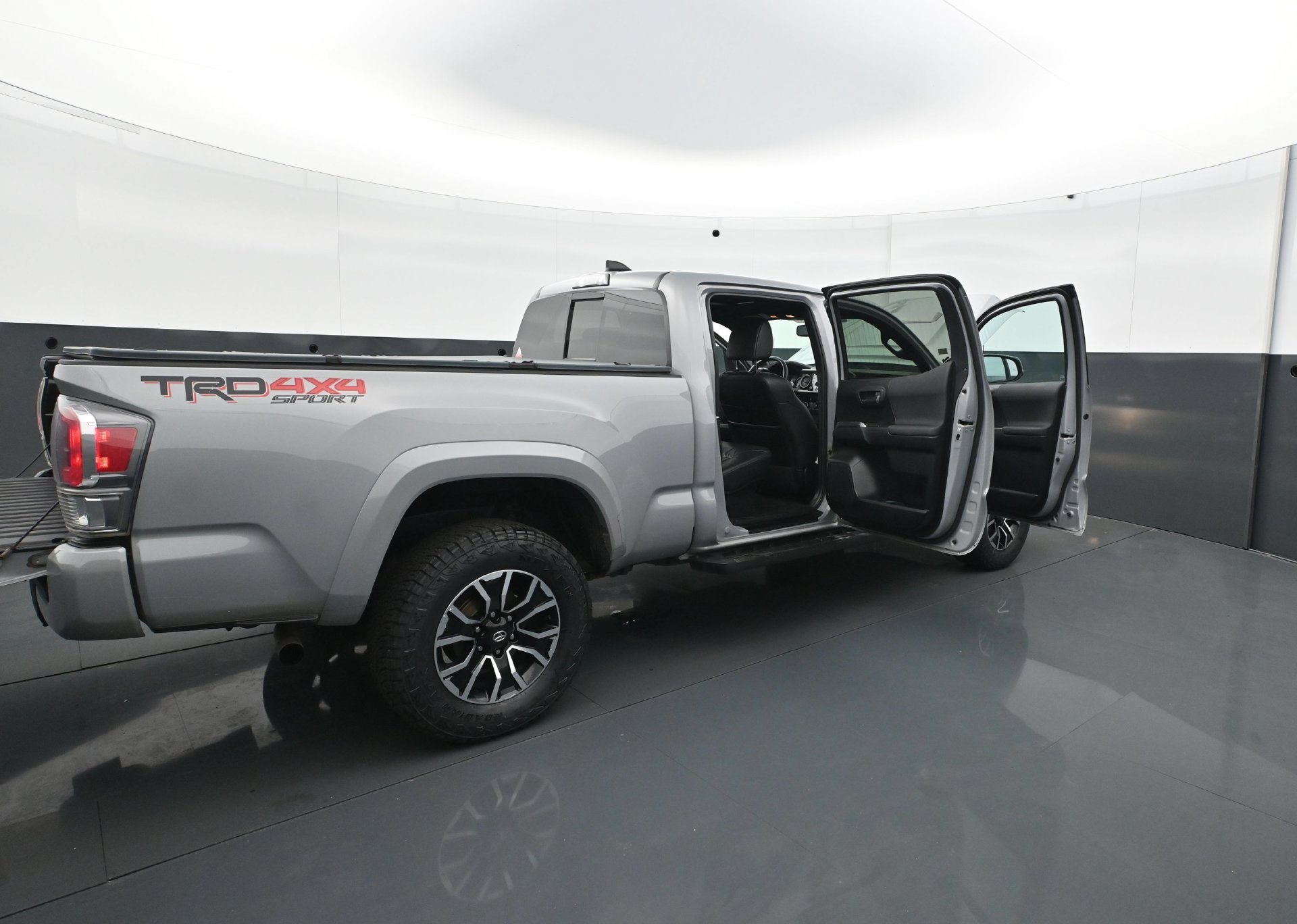 Used 2020 Toyota Tacoma TRD Sport AWD/4WD image 35