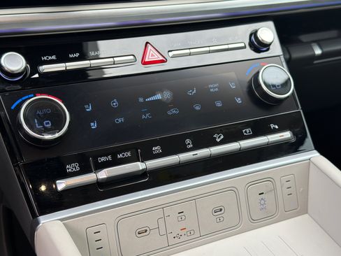 Certified 2025 Hyundai Santa Fe Calligraphy AWD/4WD image 32