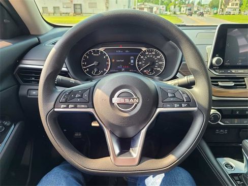 Used 2023 Nissan Altima 2.5 SV image 24