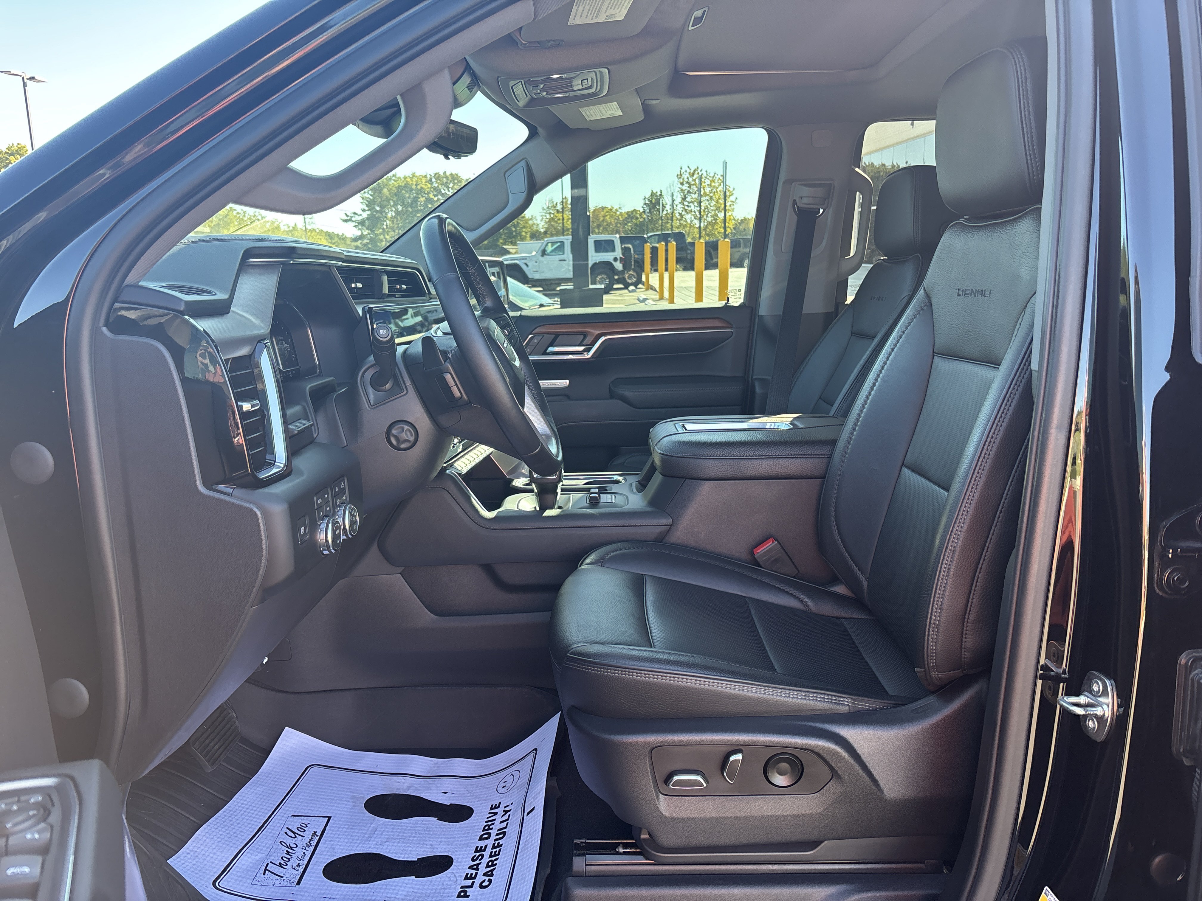 Used 2022 GMC Sierra 1500 Denali w/ Denali Reserve Package AWD/4WD image 13