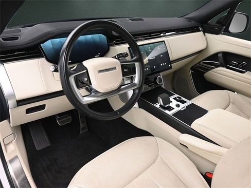 Used 2023 Land Rover Range Rover SE image 10