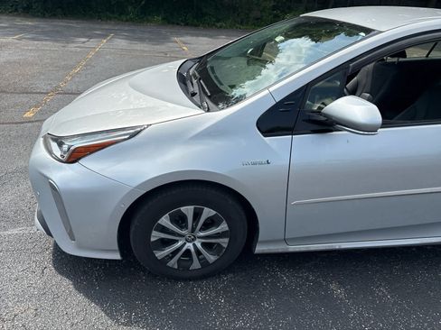 Used 2019 Toyota Prius XLE w/ Advanced Technology Package AWD/4WD image 2