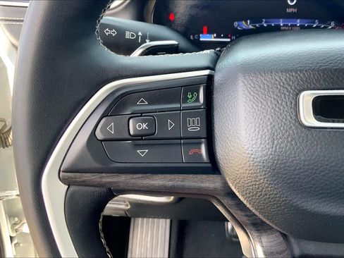 Used 2023 Jeep Grand Cherokee L Limited w/ Black Appearance Package image 22