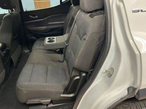 Used 2020 GMC Acadia SLE image 12