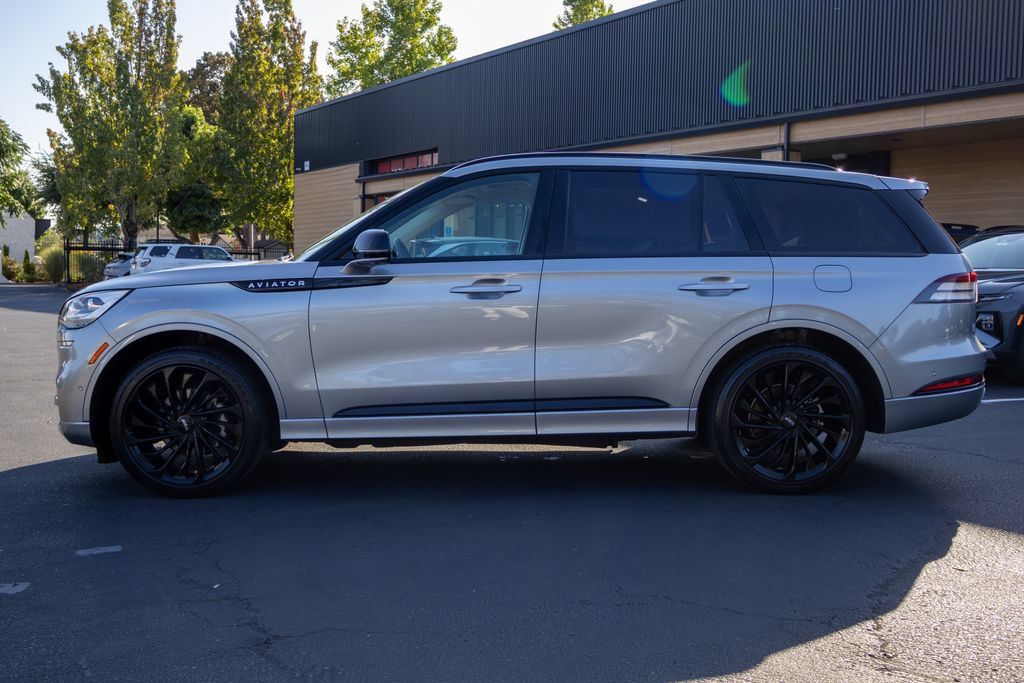Used 2024 Lincoln Aviator Reserve w/ Equipment Group 201A AWD/4WD image 10