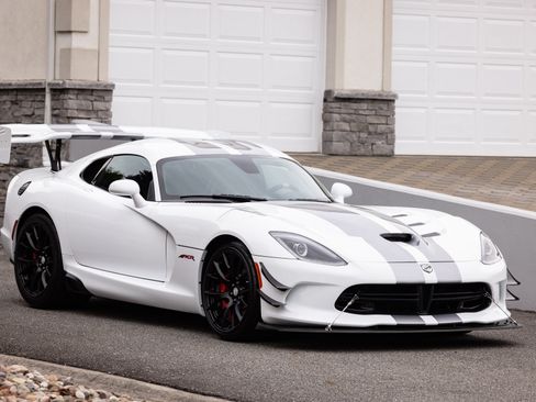 Used 2017 Dodge Viper ACR w/ Extreme Aero Package RWD image 3