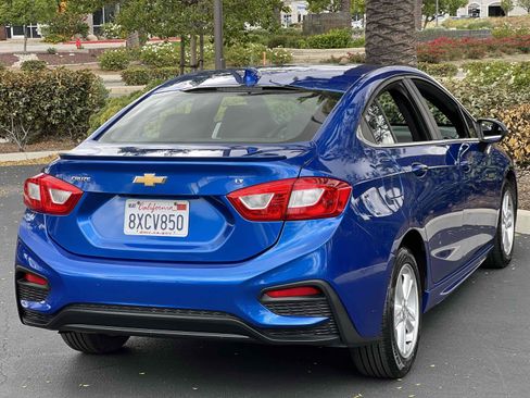Used 2017 Chevrolet Cruze LT w/ Convenience Package FWD image 22