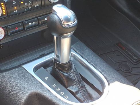 Used 2020 Ford Mustang Coupe RWD image 28