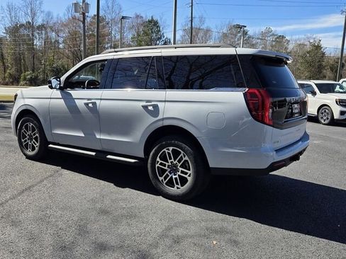 New 2026 Ford Expedition Active image 11