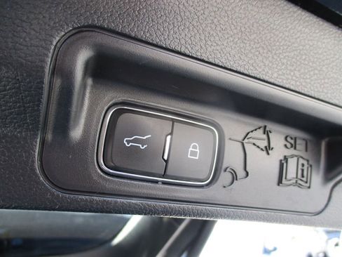 Used 2020 Ford Explorer ST w/ ST Street Pack image 5