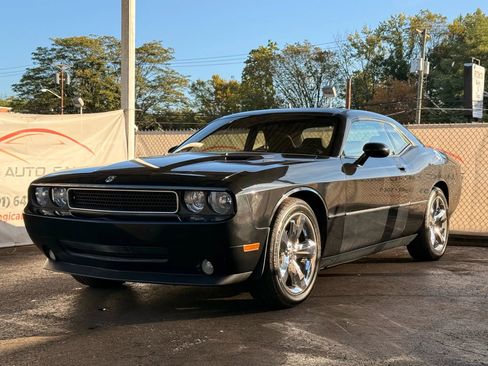 Used 2009 Dodge Challenger R/T image 3